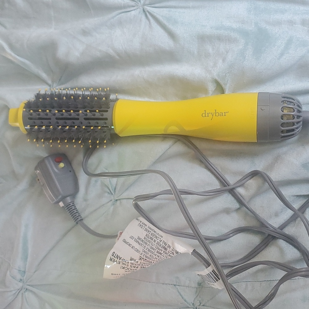 Drybar round dryer brush